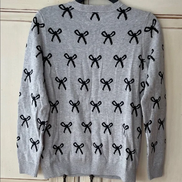 Charter Club Gray Sweater with Black Bow Design - Picture 4 of 5